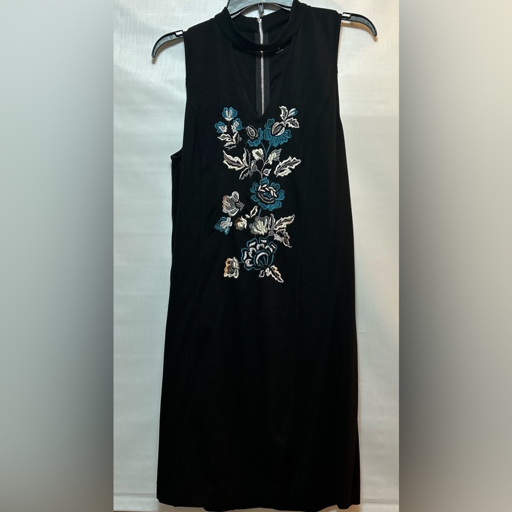 KENSIE Black Embroidered Floral Sleeveless Choker Shift Dress Sz L